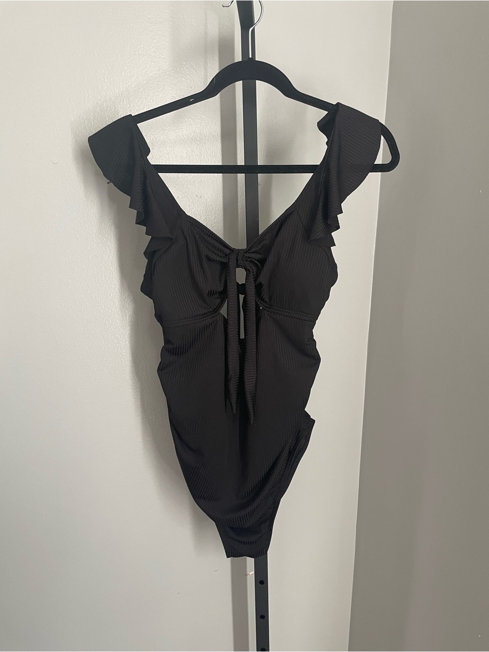 Charmo Black One Piece Ruffle Sleeve Swimsuit Size Medium